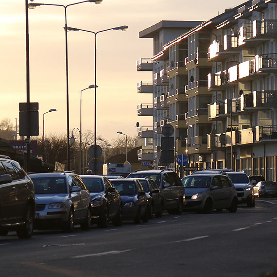 Bielik uleg awarii. Kolejki poirytowanych kierowcw oczekujcych na przepraw, rosn w oczach!