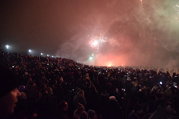 winoujcie powitao 2017 rok, pgodzinnym pokazem wietlnym. Zobacz film!