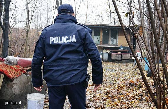 Policja i suby podlege MSWiA nios pomoc osobom zagroonym wychodzeniem