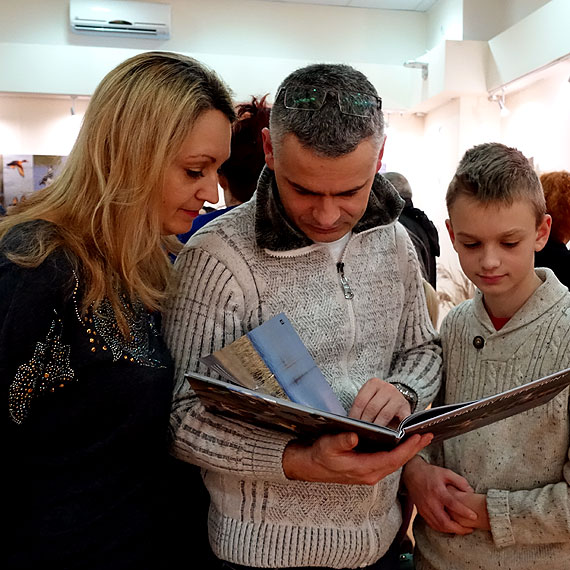 Najnowsza wystawa Krzysztofa Chomicza otwarta w galerii Miejskiej Biblioteki
