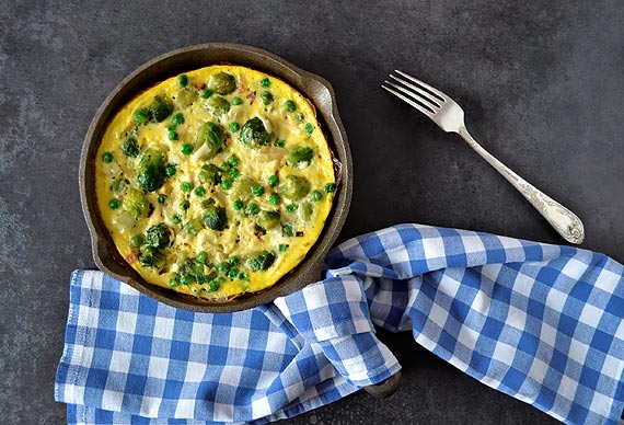 Fritatta z patelni – pomys na szybkie i atwe danie z wykorzystaniem brukselki!