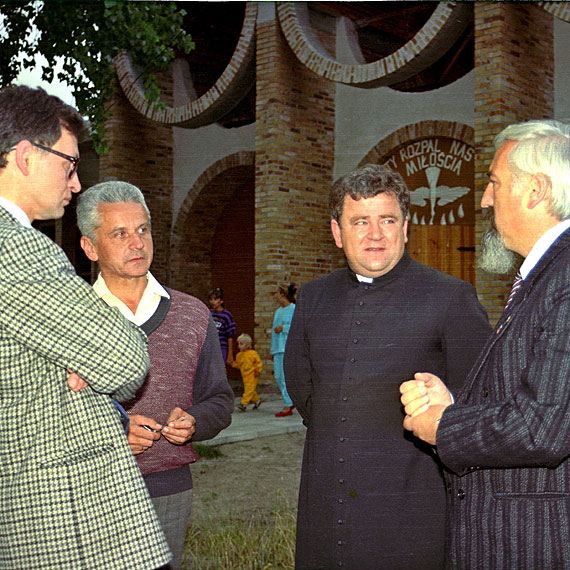 Mówiło się wtedy „idę do Romana”. Historia kościoła w obiektywie Andrzeja Ryfczyńskiego. Zobacz fotogalerię!