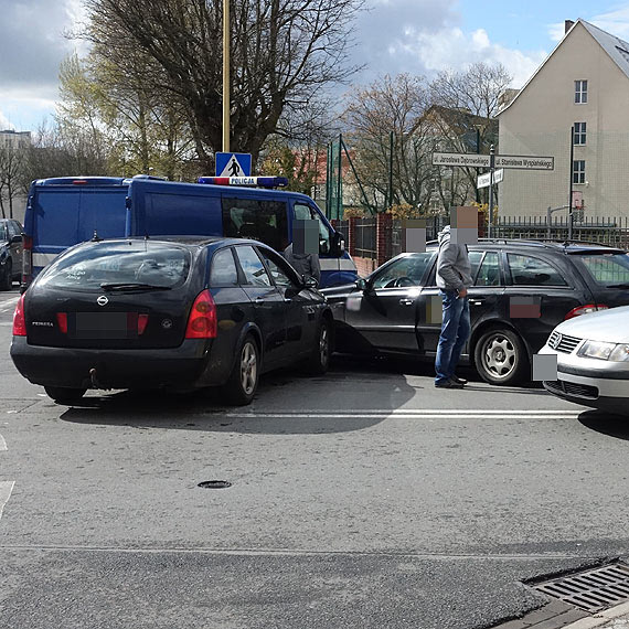 Czarny punkt winoujcia znw zbiera niwa. Auto uderzyo w takswk na pechowym skrzyowaniu