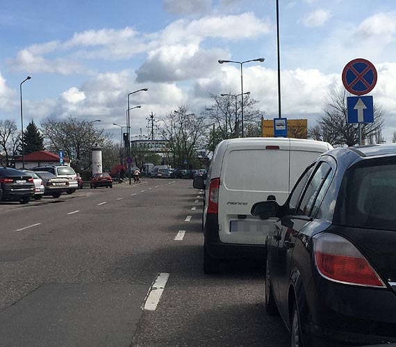 Przedwiteczne kolejki na przeprawie. Kierowcy: Nie jest tak le...