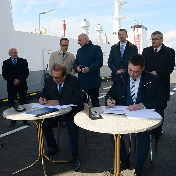 To historyczna chwila dla Świnoujścia. Umowa na dofinansowanie tunelu podpisana!