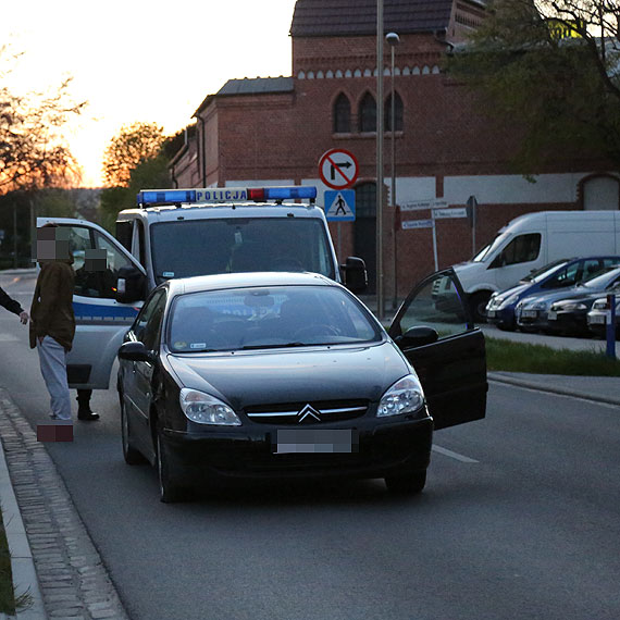 Jecha wykiem i zwrci uwag przechodniw! Obywatelskie zatrzymanie w centrum miasta! 