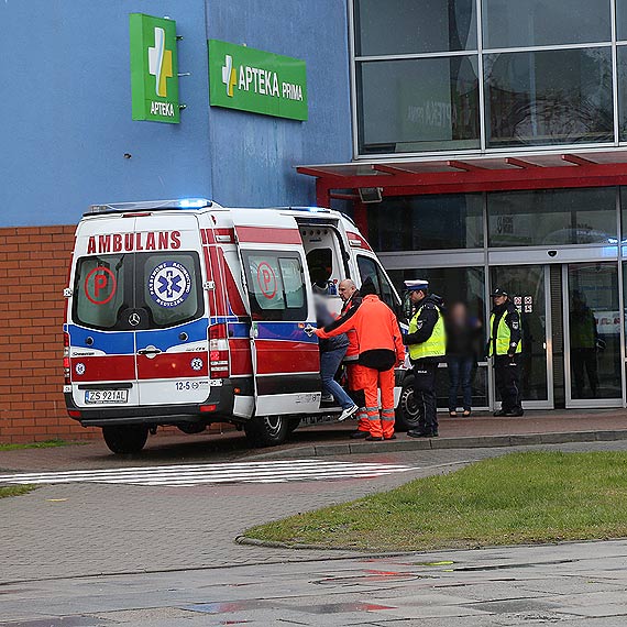 Kolizja przy Grunwaldzkiej. Rowerzystka zostaa zabrana do karetki