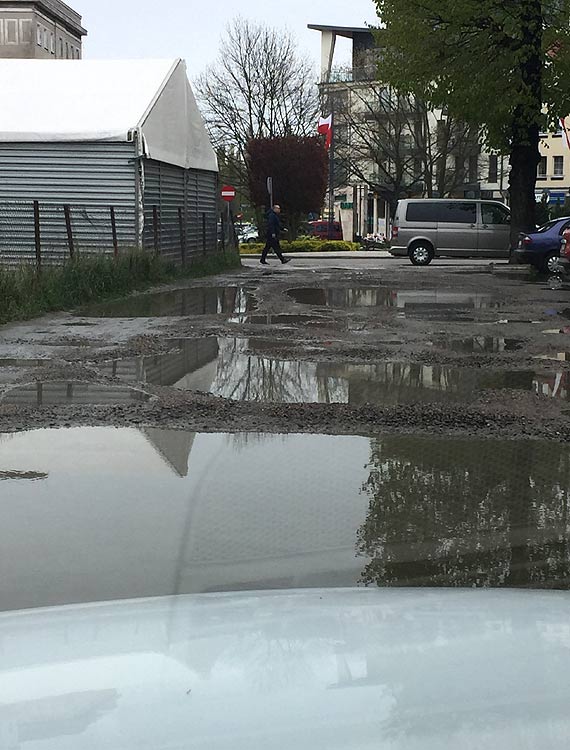 Tak si duej nie da! Od lat nic z tym nie zrobiono! - cierpliwo uytkownikw wjazdu do siedmiu posesji jest na wyczerpaniu