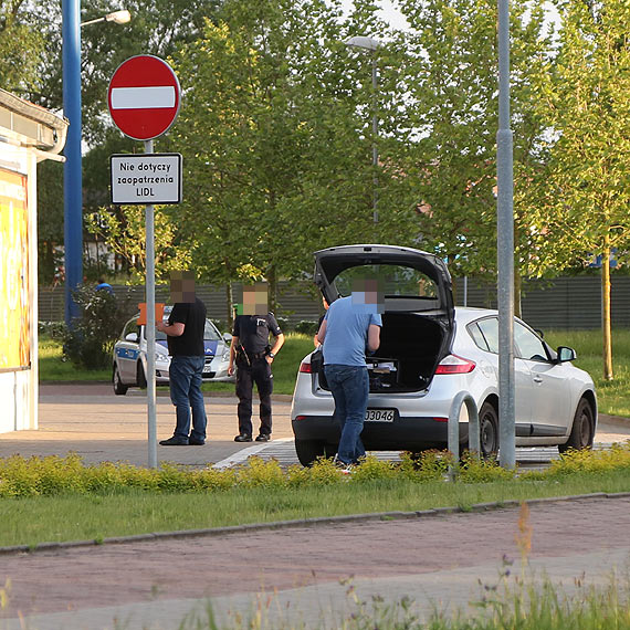 29- latek ucieka przed policjantami 