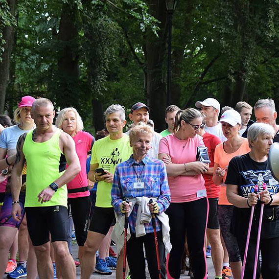 Alejkami Parku Zdrojowego pomkno 75 uczestnikw - 48. parkrun