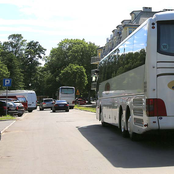 Problem z miejscami dla autokarw. murkiewiczowi nie podoba si pomys waciciela hotelu