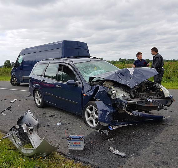 Zderzenie trzech samochodw na Pomorskiej przed Karsiborami! 7 osb poszkodowanych, droga jest zablokowana!