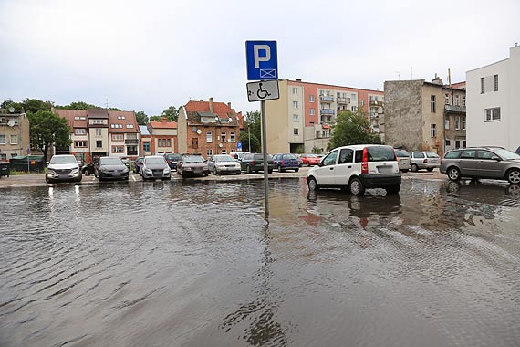 I jak tu parkowa? Parking w centrum tonie...