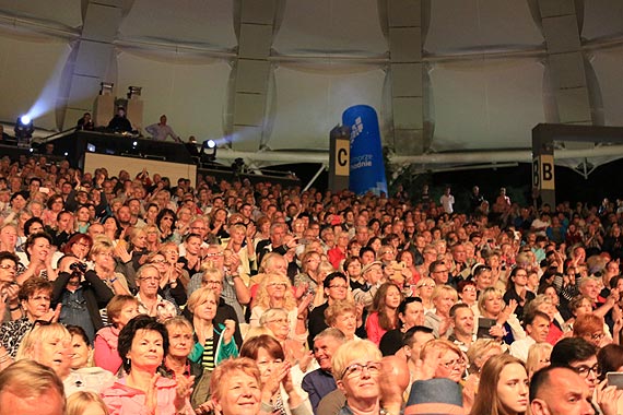 Korowd z fajerwerkami na fina Grechuta Festiwal 2017. Zobacz film!