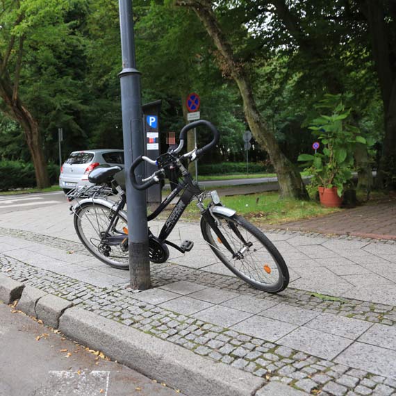 Hyundai zajecha drog rowerzystce! 58 - letnia kobieta z blem krgosupa trafia do szpitala!