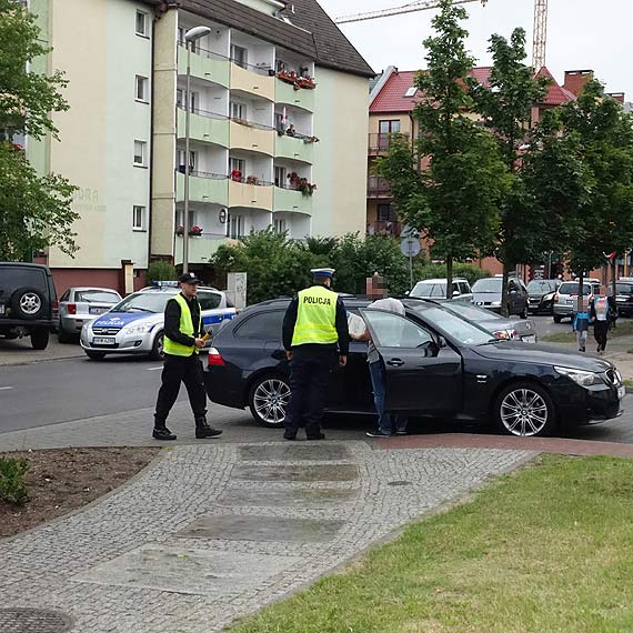 Kolejna kraksa na Piastowskiej! Znowu uszkodzony zosta zaparkowany samochd!