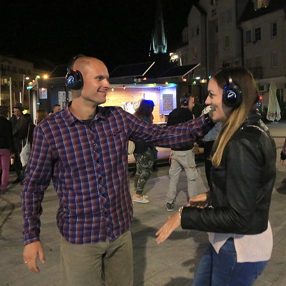 Trzech Dj-w, trzy rodzaje muzyki! „Silent Disco” na Famie! Zobacz film!