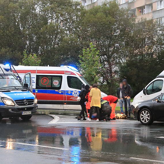 Mczyzna potrcony na pasach. Grony wypadek na ulicy 11 Listopada