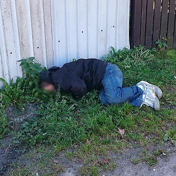 Odchody, wymiociny, robactwo i agresja, czyli codzienny widok w centrum miasta