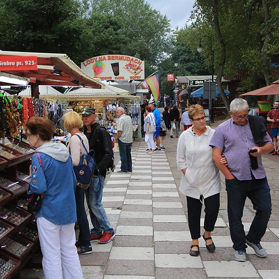 Wypowiedzieli im umowy do koca padziernika. Teraz mog zosta do sierpnia przyszego roku!