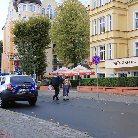 Niemka z zanikami pamici znw si zgubia. Postawia na nogi stra miejsk i pogotowie ratunkowe!