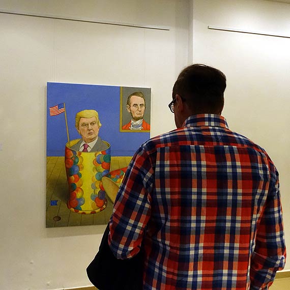 Zajrzyjcie do świata świata politycznej groteski Jose Garcia Y Mas! Prace artysty prezentuje galeria Miejsce Sztuki 44