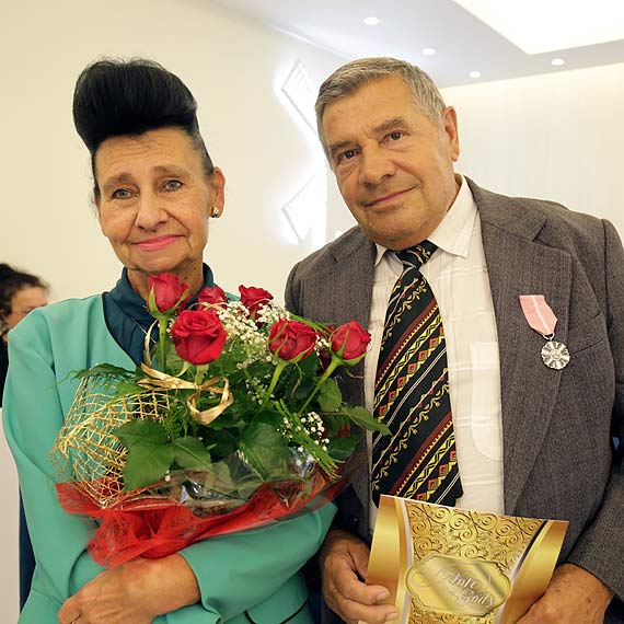 Co najmniej stu lat w zdrowiu i szczciu. 6 par obchodzio jubileusz poycia maeskiego    