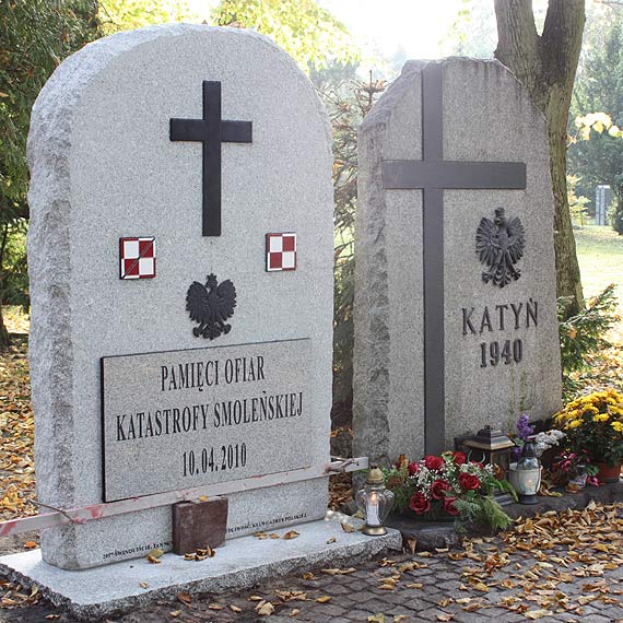 Na cmentarzu stana tablica smoleska! 