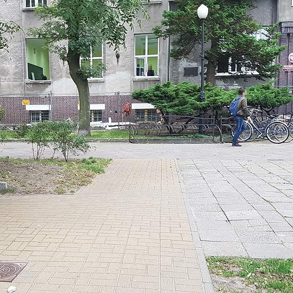 Uczniowie Mieszka: Szkoła to nie dyskoteka! Pozwólcie nam skupić się na nauce i przygotowaniach do matury!