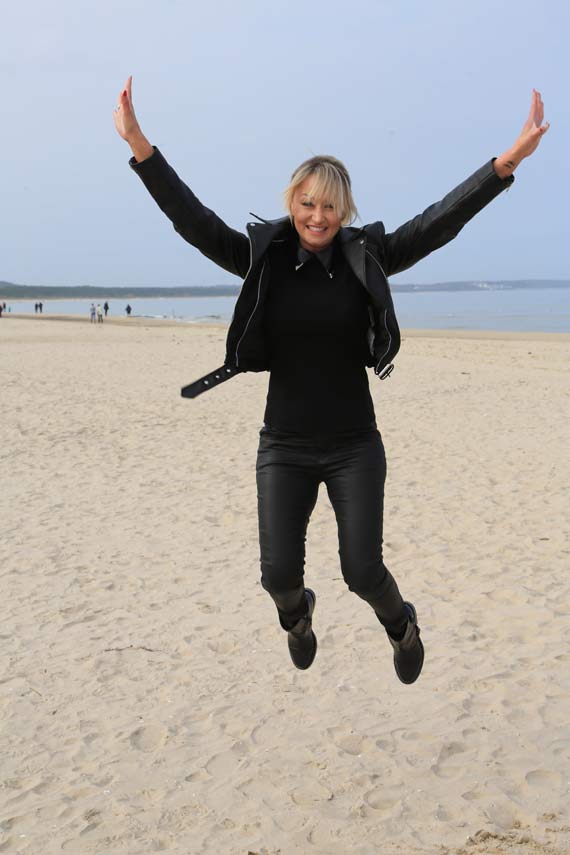 Justyna Sawicka, finalistka programu Must Be The Music w winoujciu! Artystka podpisaa kontrakt z producentami muzycznymi Zary Larsson i Pink! Zobacz film!