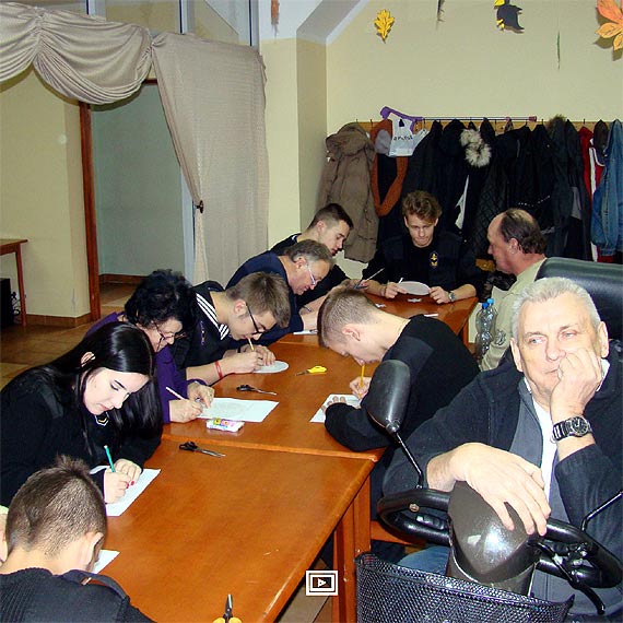 Uczniowie "Morskiej" spotkali si z seniorami Dziennego Domu Pobytu