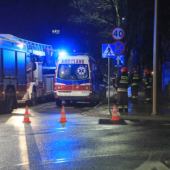 Zawdzicza ycie koledze - ranny mczyzna okoo 25 min czeka na karetk