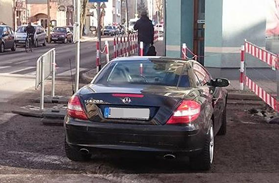 Jedni remontuj, inni parkuj - takie obrazki na ulicy Kociuszki