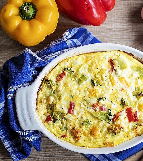 Sycca, aromatyczna zapiekanka bezglutenowa z makaronem teff, brokuami i mozzarell