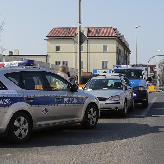 Radiowóz zderzył się z osobówką. Winny był policjant