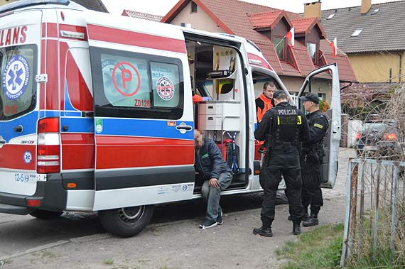 Ratownicy medyczni dwukrotnie jechali do bezdomnego. Mczyzn ostatecznie zabrali policjanci