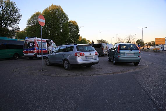 Niebezpieczne zdarzenie na Wybrzeu. Nissan najecha na ty VW w ktrym byo dziecko