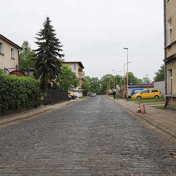 Sprawa ulicy uyckiej - obowizuje tam obustronny zakaz zatrzymywania si samochodw!
