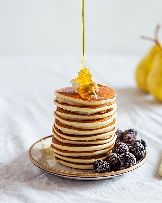 Przepis na pyszne, pachnce placuszki bananowo-jaglane àla pancakes. Idealny, naturalnie bezglutenowy deser dla duych i maych asuchw - ju po 12 miesicu ycia!