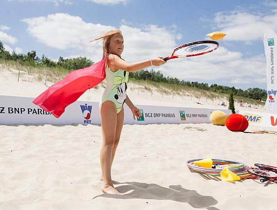 Tenis krluje na Pomorzu Zachodnim. Akcja Dzieciaki do Rakiet odwiedzia winoujcie, a w kolejn sobot zawita doMidzyzdrojw