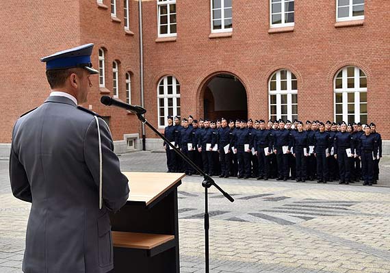 Kolejni policjanci wypowiedzieli sowa Roty...