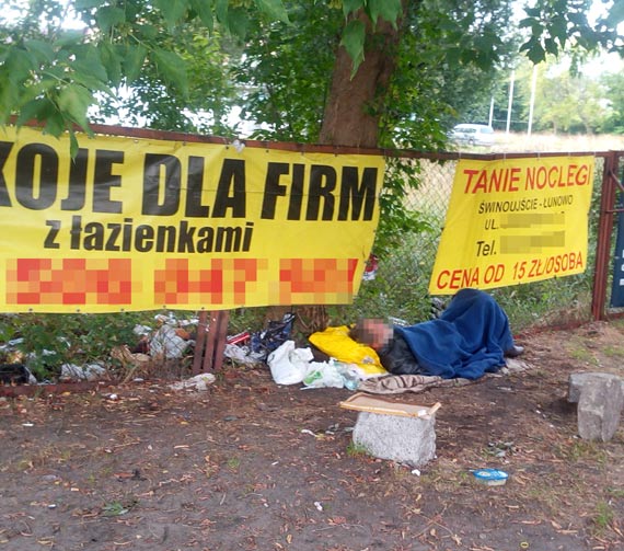 Naprawd tani nocleg - bezdomni koczuj wprost pod chmurk