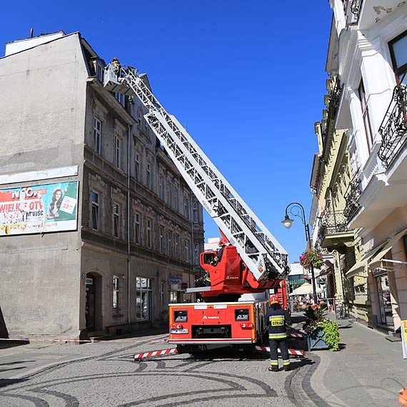 W centrum miasta z dachu kamienicy lec dachwki!