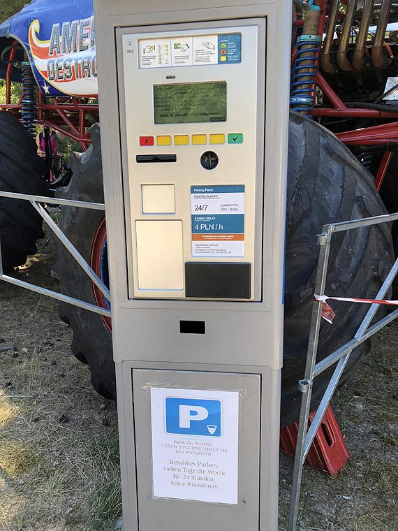 Logistyczny ambaras w dzielnicy nadmorskiej. Pac monetami i zastawiaj inne samochody...