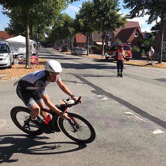 Robert Kara mistrzem i rekordzist wiata w potrjnym Ironmanie! Ultraheros!