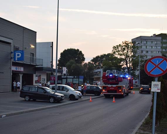 Straacy walczyli z automatem do kawy, doszo do ewakuacji klientw!