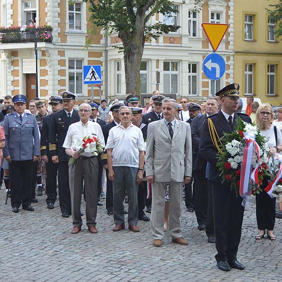 W 74 rocznic wybuchu Powstania Warszawskiego winoujcianie oddali hod bohaterom niezomnej stolicy