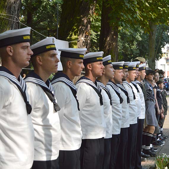 W 74 rocznic wybuchu Powstania Warszawskiego winoujcianie oddali hod bohaterom niezomnej stolicy