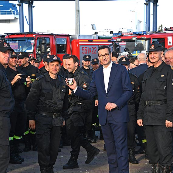 Straacy powrcili ze Szwecji. Premier Morawiecki:”Polska jest z Was dumna!” Zobacz film!