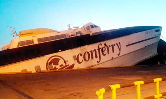 W porcie Puerto de Guanta zaton prom TALLINK AUTOEXPRESS 2